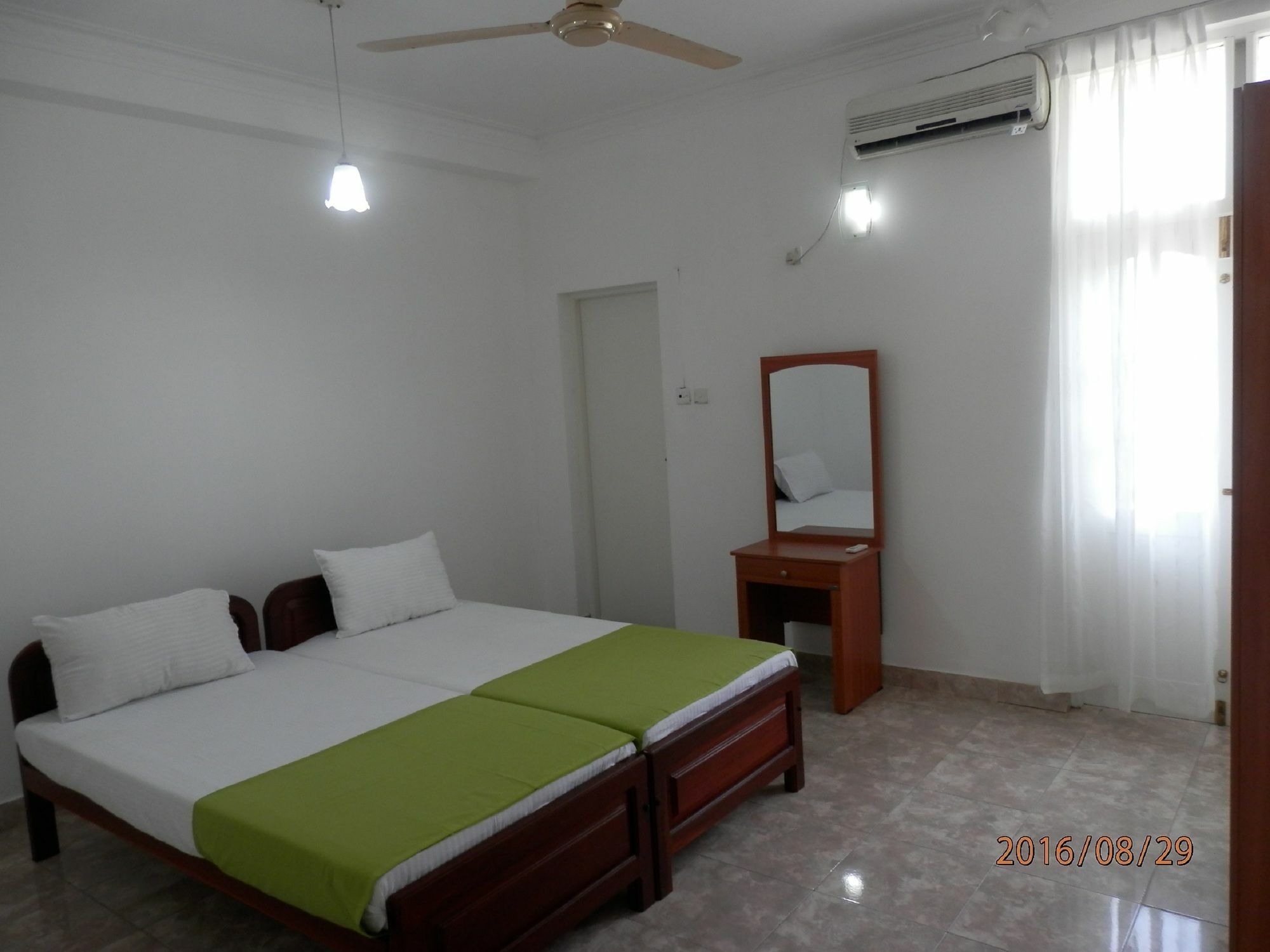 The Number 8 Appartement Dehiwala-Mount Lavinia Buitenkant foto