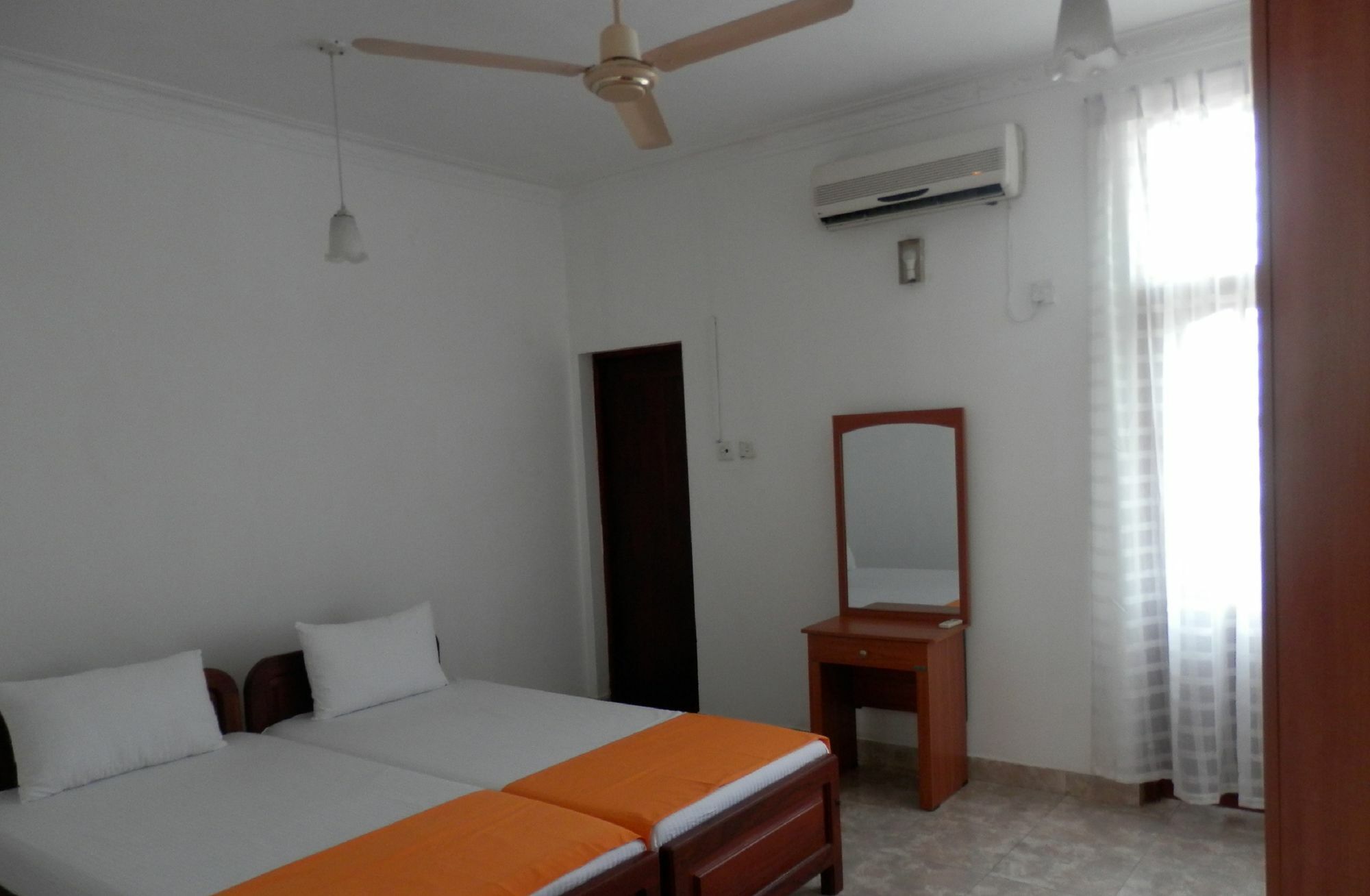 The Number 8 Appartement Dehiwala-Mount Lavinia Buitenkant foto